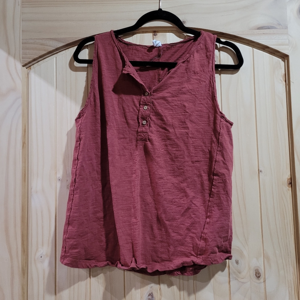 Raw hem detail tank